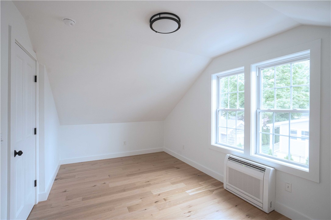 57 Callender Avenue Newport, RI 02840 - Photo 20 of 35