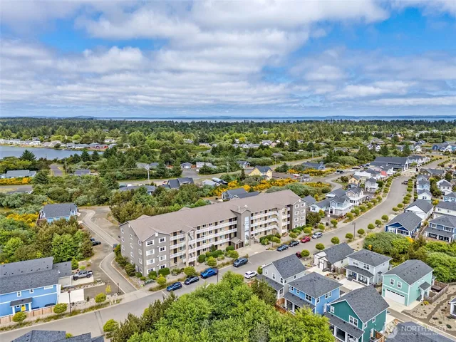 $450,000 | 262 Oyhut Bay Boulevard Southwest, Unit 101, Ocean Shores, WA 98569