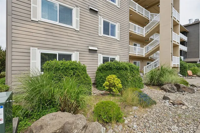 $450,000 | 262 Oyhut Bay Boulevard Southwest, Unit 101, Ocean Shores, WA 98569