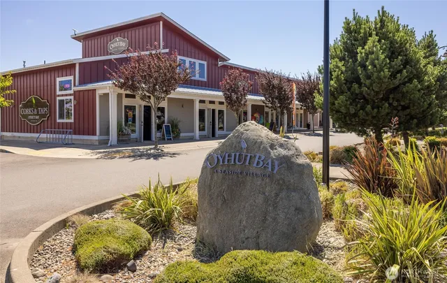 $450,000 | 262 Oyhut Bay Boulevard Southwest, Unit 101, Ocean Shores, WA 98569