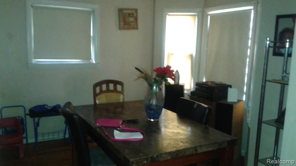 15434 Rutherford Street Detroit, MI 48227 - Photo 5 of 6 15434 Rutherford Dng Rm.jpg