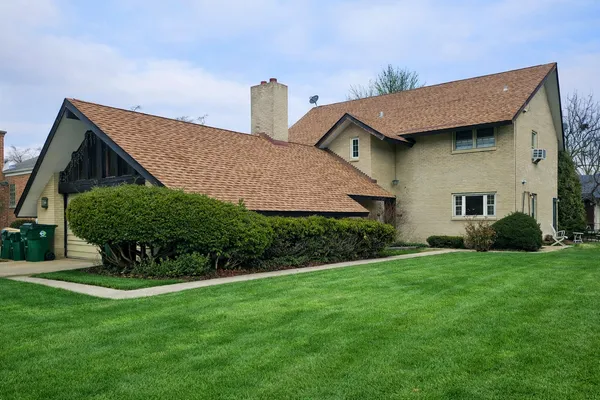 $699,900 | 863 North Northwest Highway, Park Ridge, IL 60068