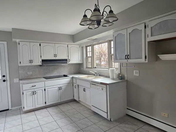 $699,900 | 863 North Northwest Highway, Park Ridge, IL 60068