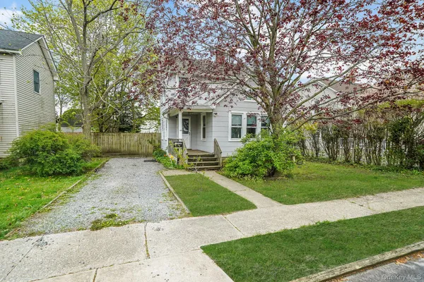 $479,000 | 44 Redmond Avenue, Bay Shore, NY 11706