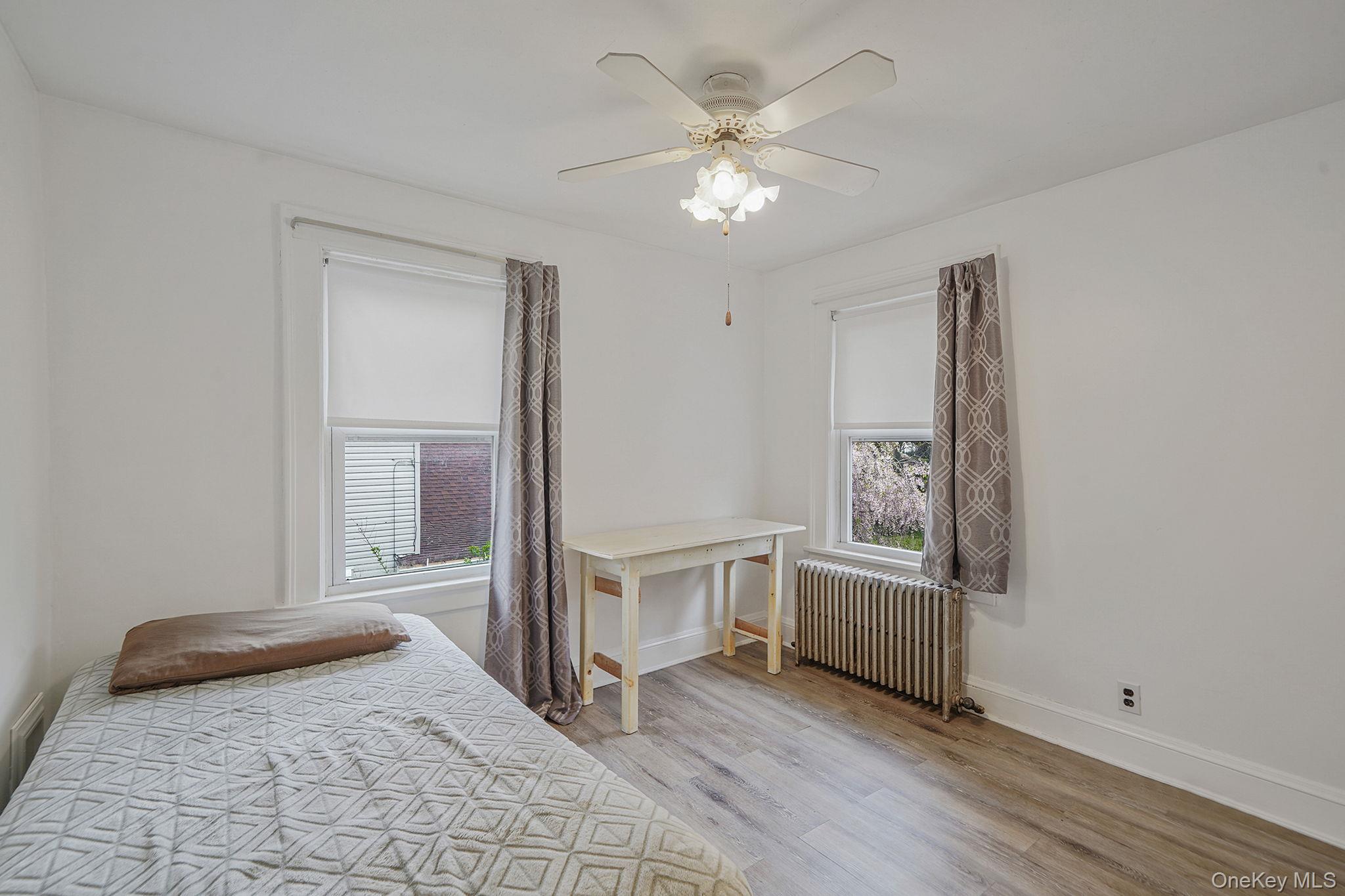 44 Redmond Avenue Bay Shore, NY 11706 - Photo 14 of 20 Bedroom 2 angle
