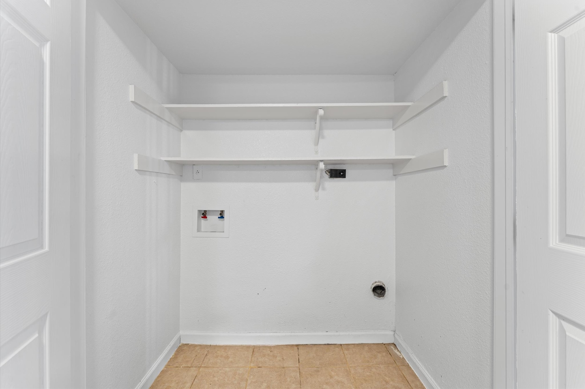 6161 Reims Road, Unit 305 Houston, TX 77036 - Photo 16 of 16 a view of small space