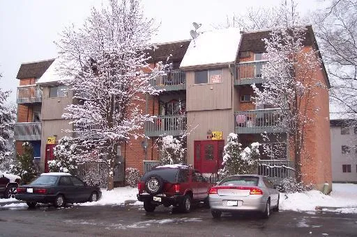 $1,400 | 567 Ashland Avenue, Unit E, Aurora, IL 60505