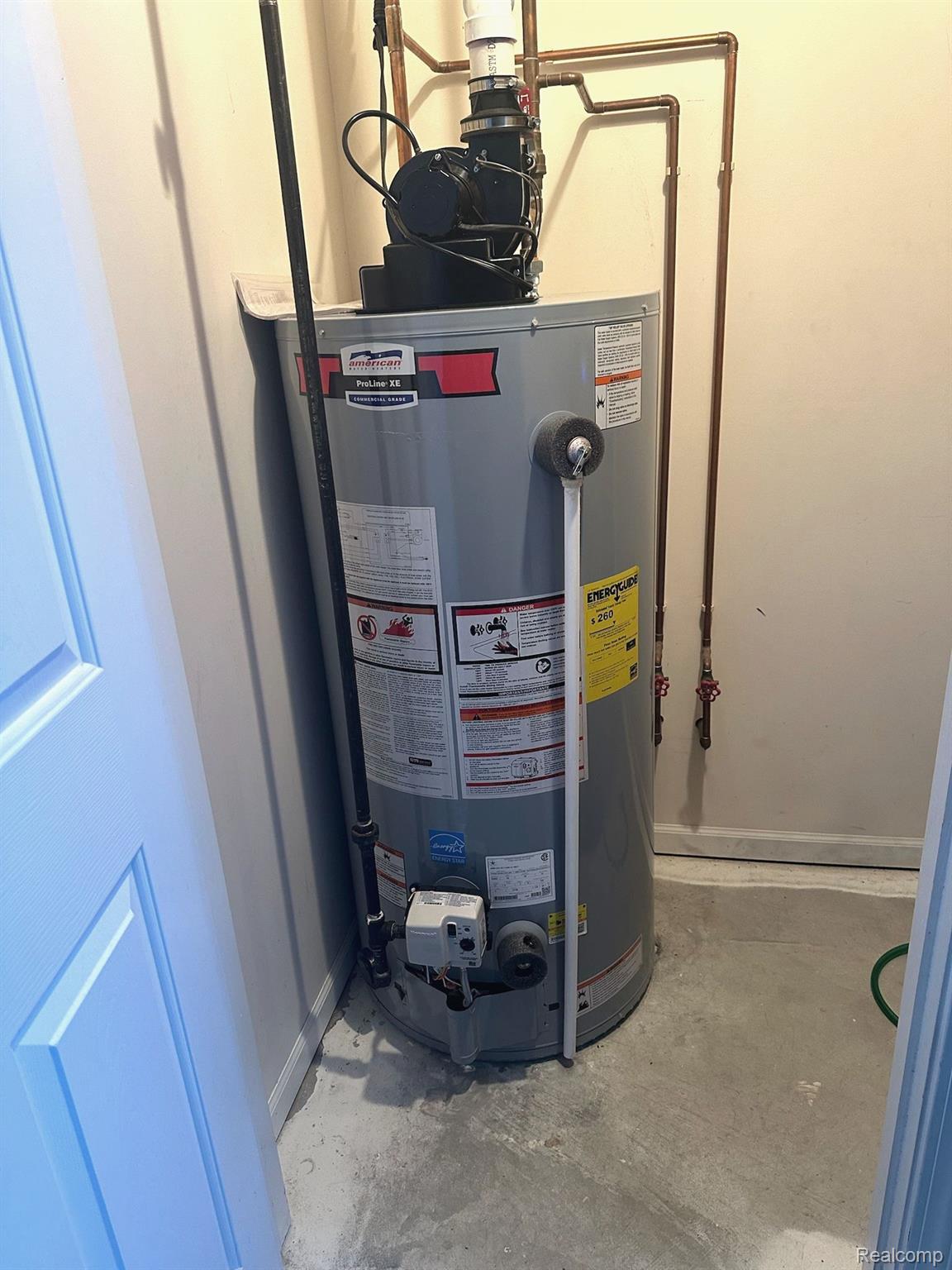 10438 Coolidge Road Goodrich, MI 48438 - Photo 30 of 49 Hot water heater