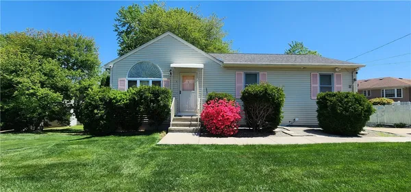 $450,000 | 5 Barnes Avenue, Johnston, RI 02919