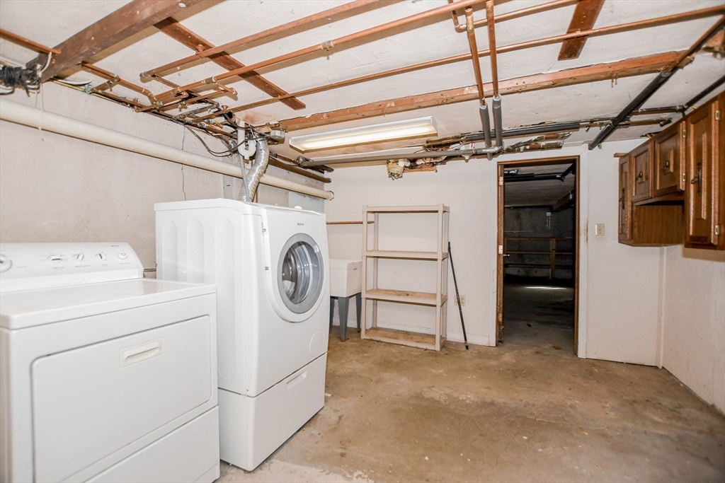 15 Zora Road Marion, MA 02738 - Photo 37 of 42 a utility room with dryer and washer