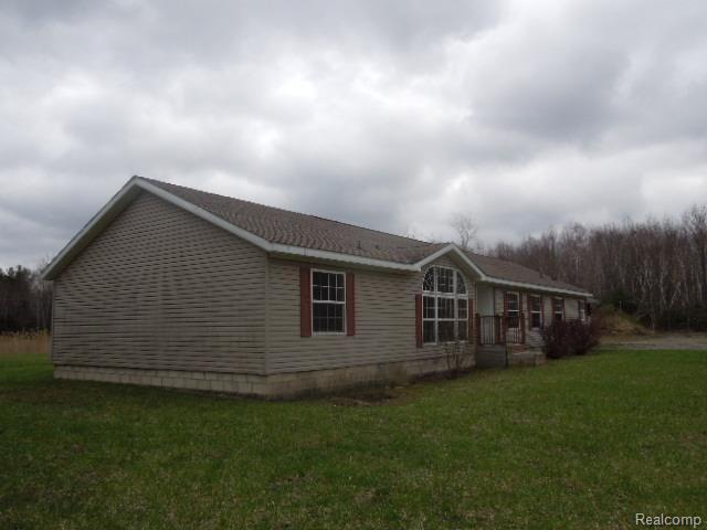7245 Irish Road Millington, MI 48746 - Photo 3 of 25 DSCN0420.jpg