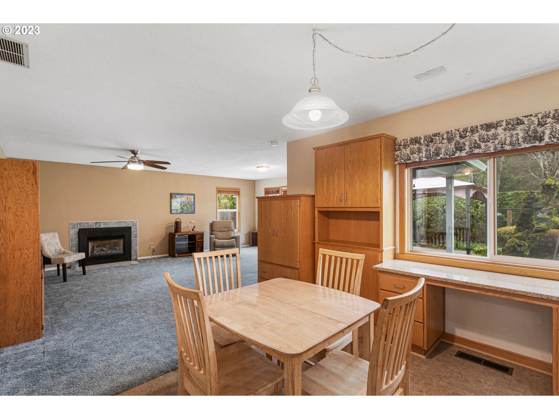 9168 Southwest Arapaho Road Tualatin, OR 97062 - Photo 10 of 36 Gallery Image 10