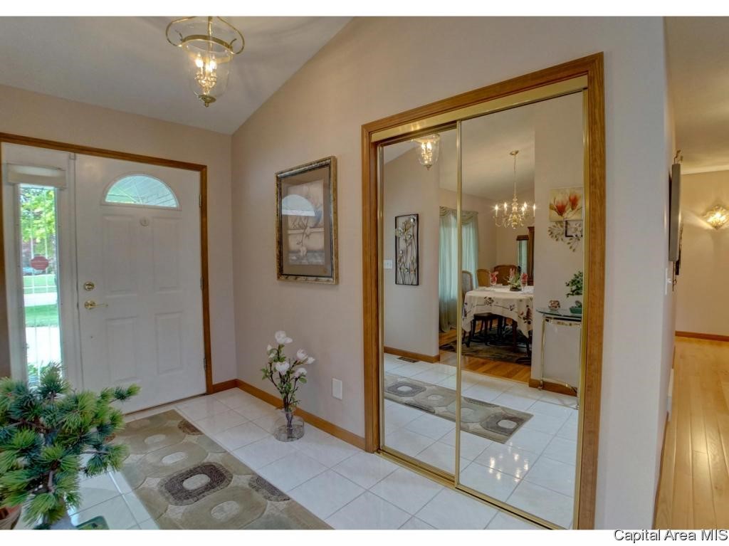 3912 Stone Bridge Road Springfield, IL 62711 - Photo 3 of 36