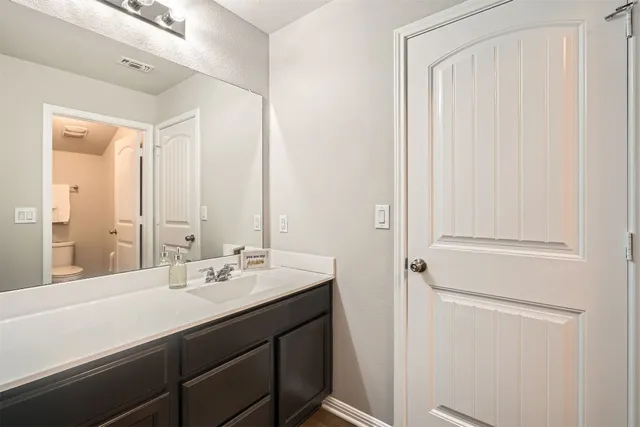 $2,300 | 516 East Slaughter Lane, Unit 1101, Austin, TX 78744