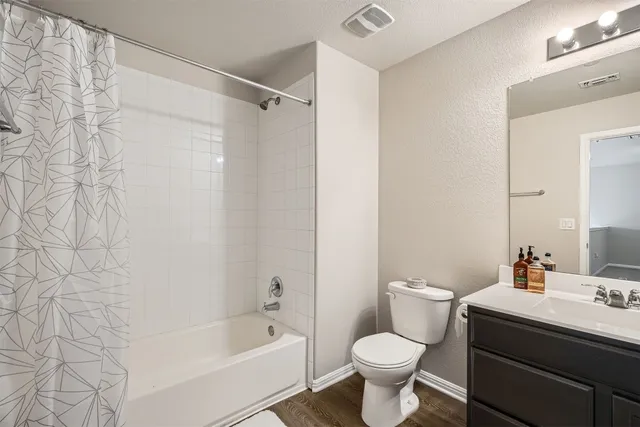 $2,300 | 516 East Slaughter Lane, Unit 1101, Austin, TX 78744