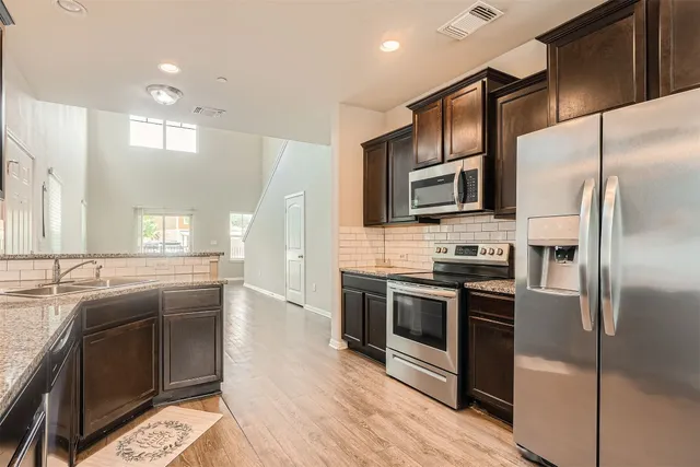 $2,300 | 516 East Slaughter Lane, Unit 1101, Austin, TX 78744