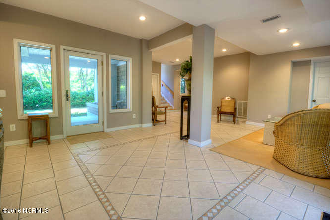 230 Beach Road North Wilmington, NC 28411 - Photo 5 of 34 230 Beach Rd N-small-004-72-Foyer-666x44