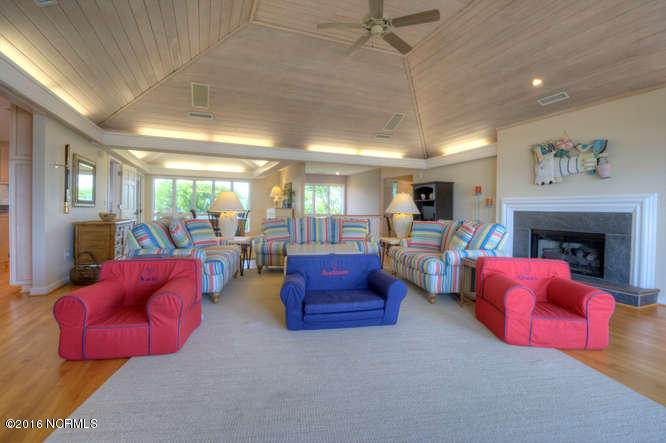 230 Beach Road North Wilmington, NC 28411 - Photo 7 of 34 230 Beach Rd N-small-006-93-Living Room-