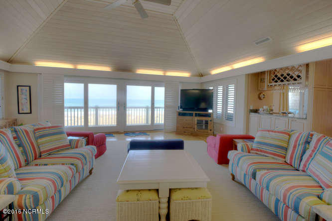 230 Beach Road North Wilmington, NC 28411 - Photo 8 of 34 230 Beach Rd N-small-007-121-Living Room