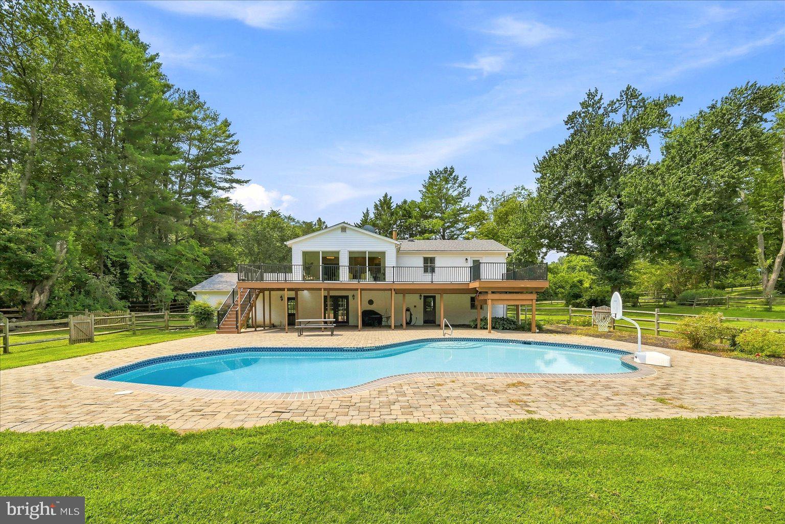 12194 Henderson Road Clifton, VA 20124 - Photo 35 of 52 Gallery Image 35