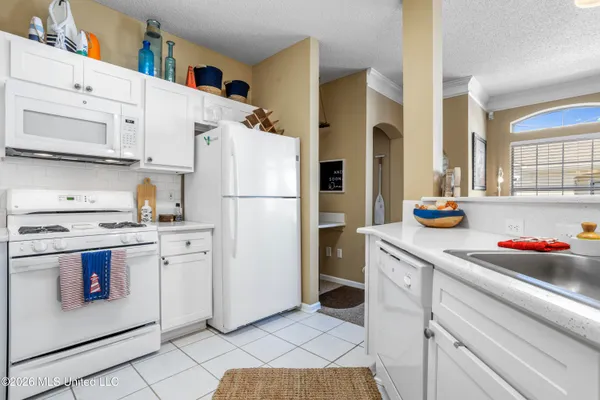 $235,900 | 2252 Beach Drive, Unit 2304, Gulfport, MS 39507