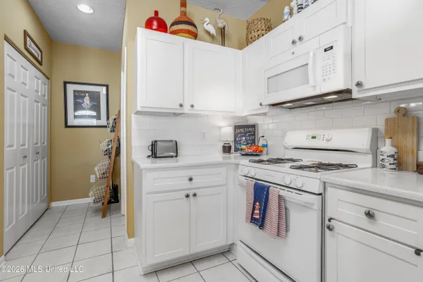 $235,900 | 2252 Beach Drive, Unit 2304, Gulfport, MS 39507