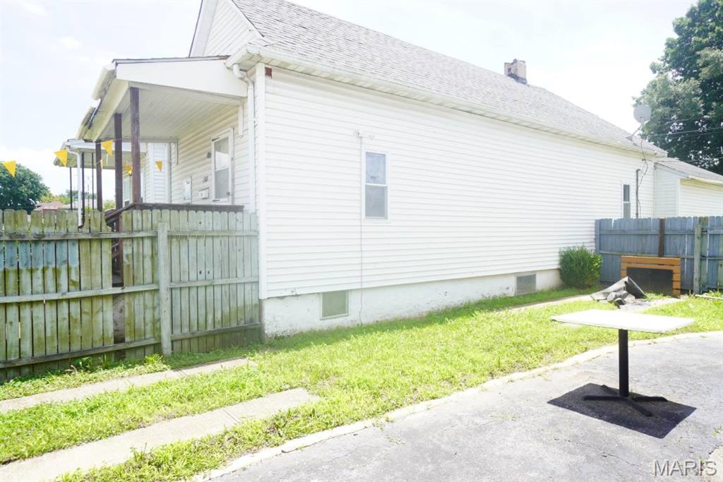 1508 6th Street Madison, IL 62060 - Photo 2 of 11