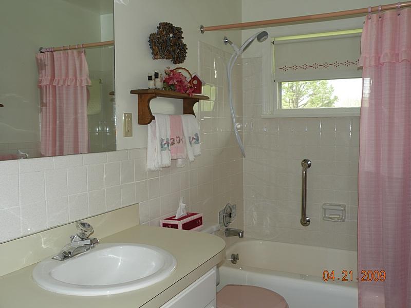 6549 Newland Road Roanoke, VA 24019 - Photo 12 of 29 full hall bath