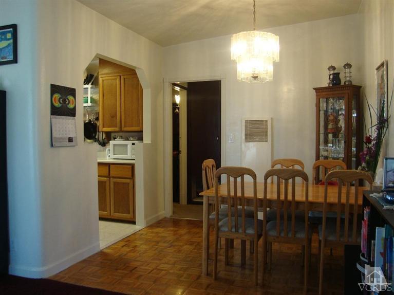 925 Rialto Street Oxnard, CA 93035 - Photo 5 of 20 a view of a dining room with furniture