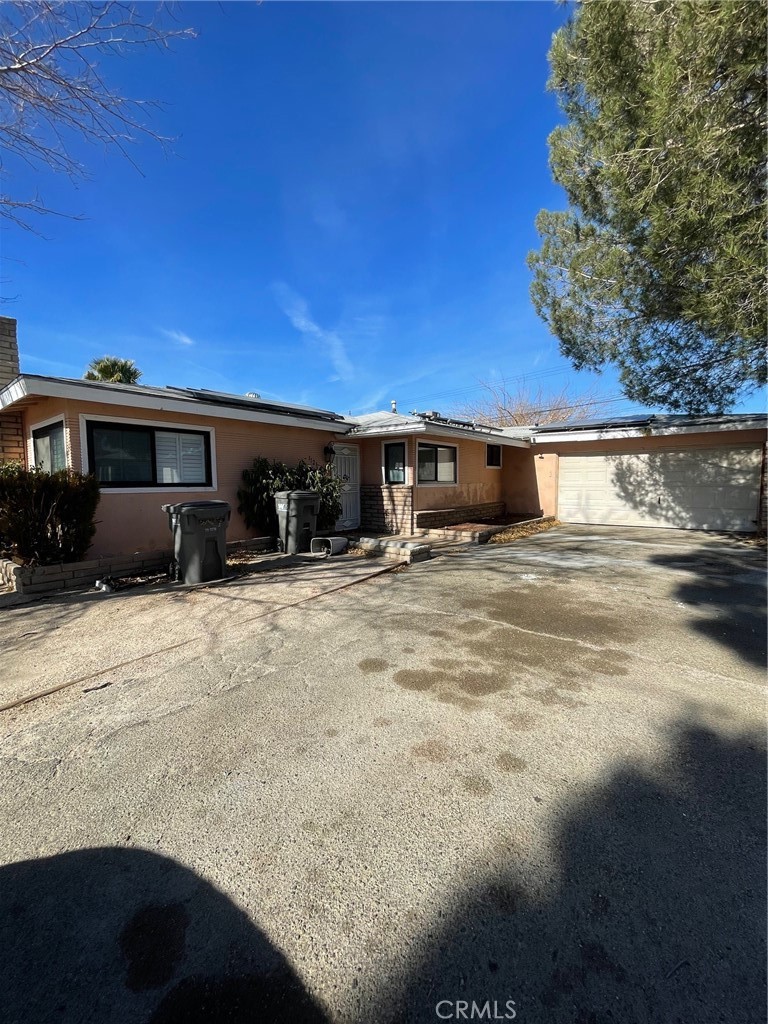 1121 West Ave J8 Lancaster, CA 93534 - Photo 2 of 12