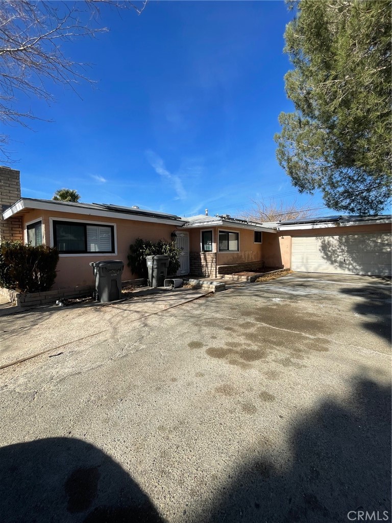 1121 West Ave J8 Lancaster, CA 93534 - Photo 3 of 12