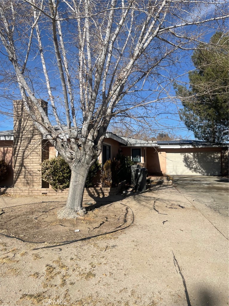 1121 West Ave J8 Lancaster, CA 93534 - Photo 4 of 12