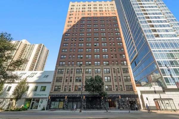 $2,642 | 1211 North LaSalle Drive, Unit 1704, Chicago, IL 60610
