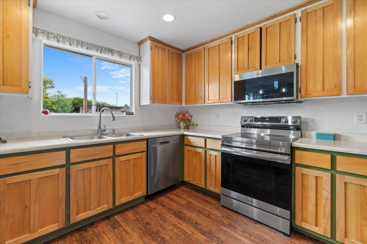 1382 Bates Road McKinleyville, CA 95519 - Photo 8 of 24
