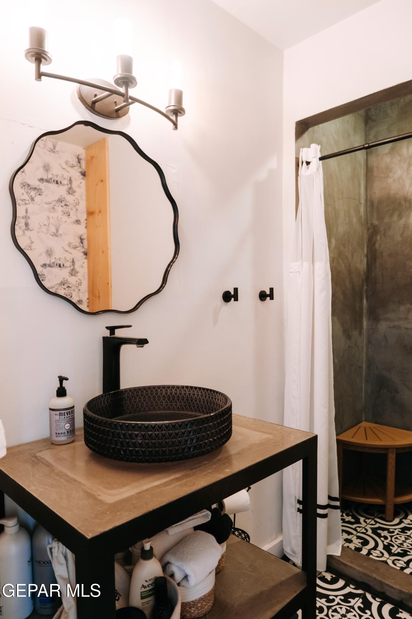 119 West Dallas Street Marfa, TX 79843 - Photo 24 of 38 25_BlairAndCameron_WacoHouse_bySarahMVas