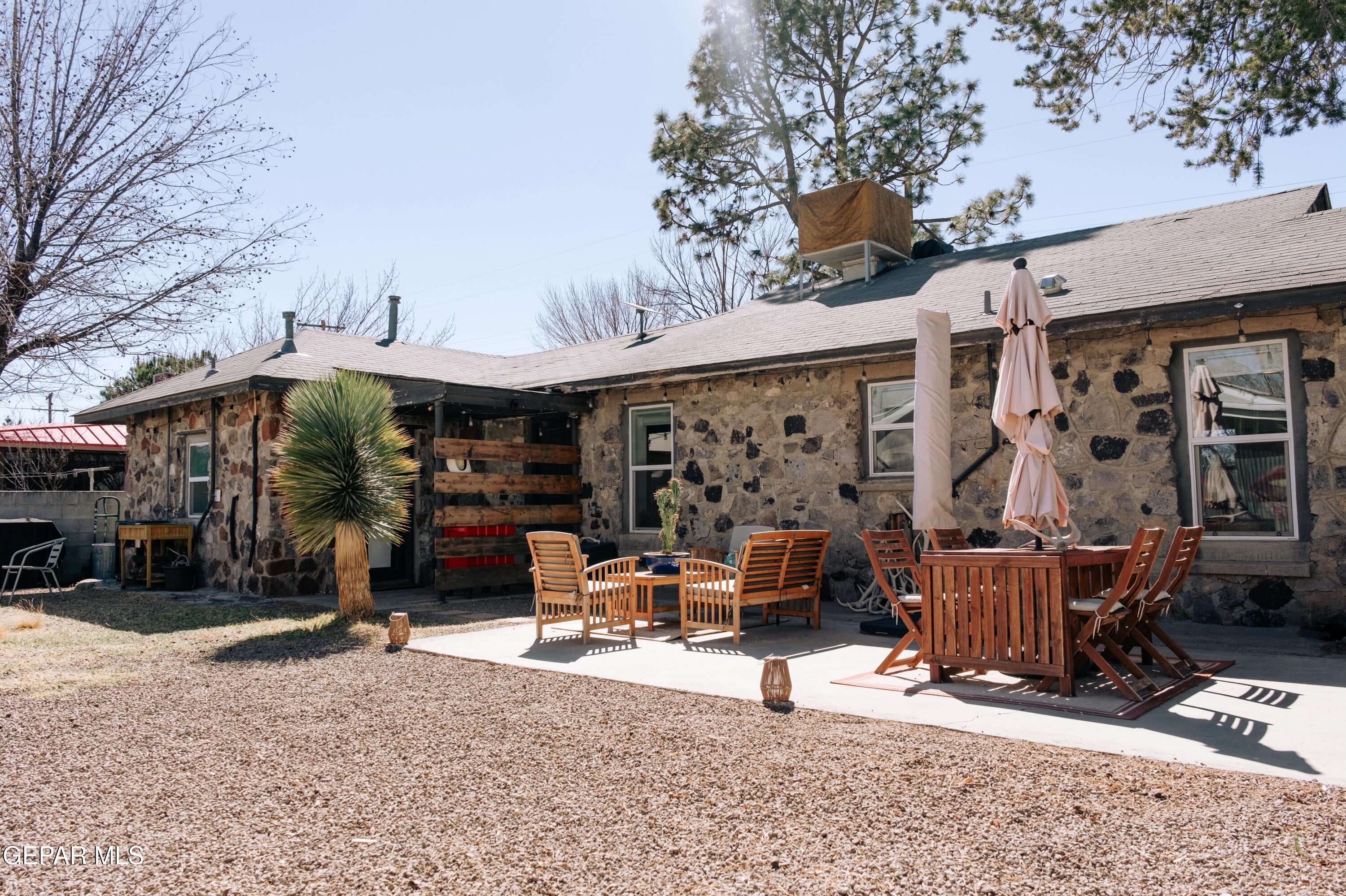 119 West Dallas Street Marfa, TX 79843 - Photo 35 of 38 36_BlairAndCameron_39