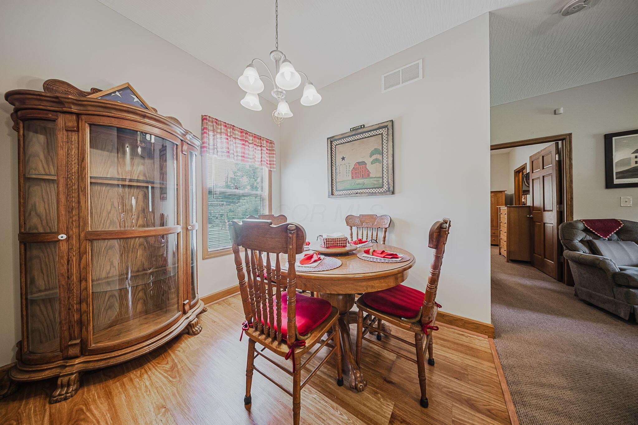 6684 Borror Road Grove City, OH 43123 - Photo 68 of 118 2nd Eating area