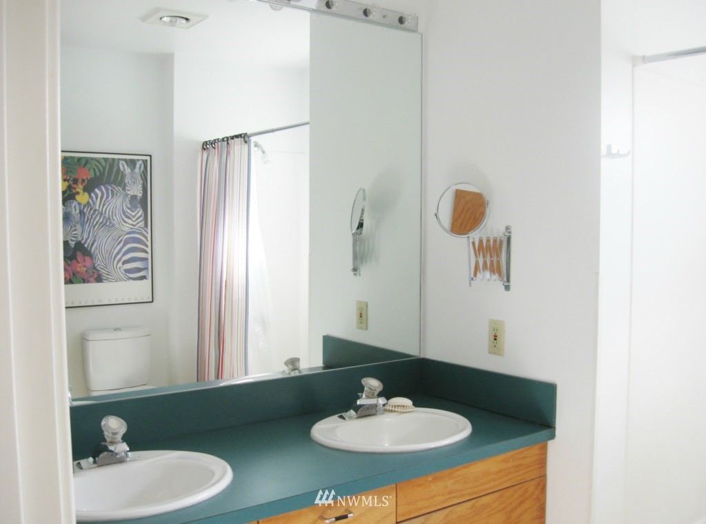 701 North 68th Street Seattle, WA 98103 - Photo 8 of 14