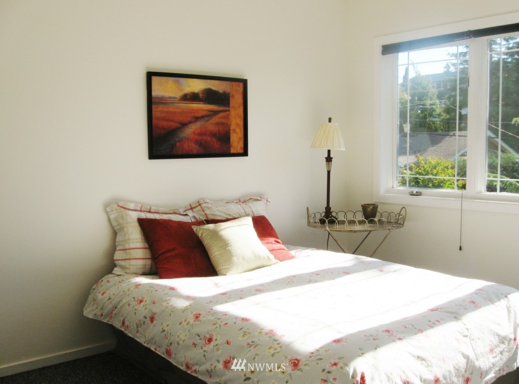 701 North 68th Street Seattle, WA 98103 - Photo 10 of 14