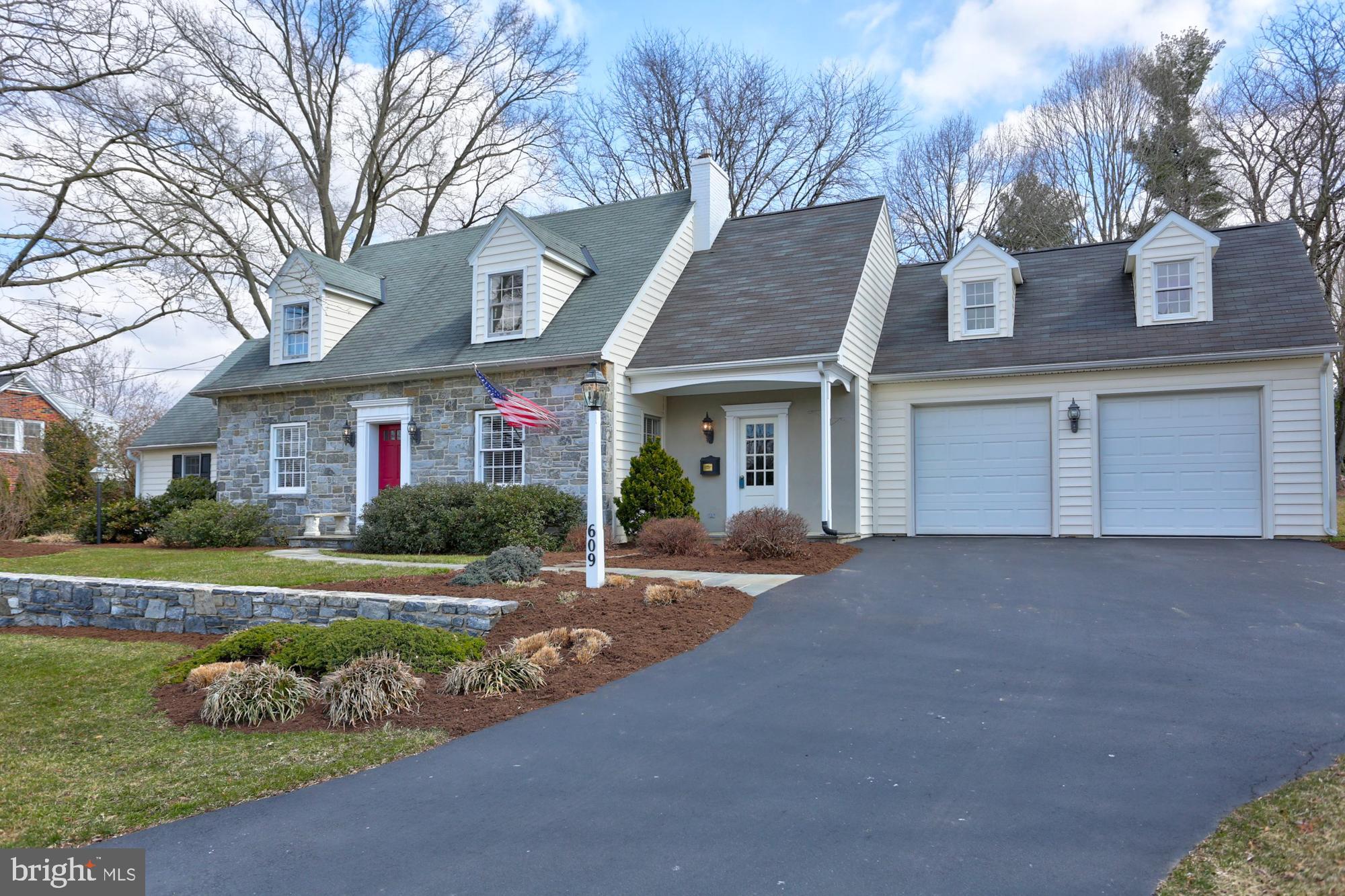609 South Spruce Street Lititz, PA 17543 - Photo 2 of 34