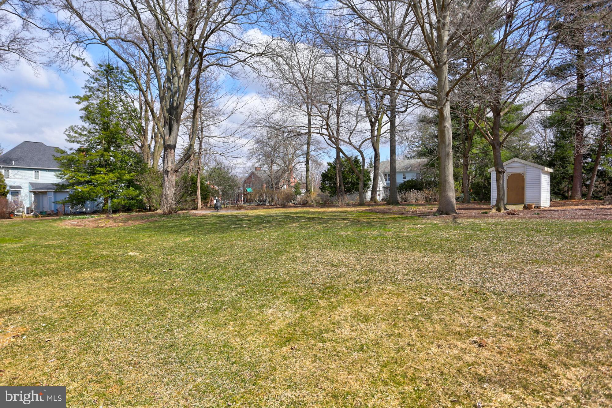 609 South Spruce Street Lititz, PA 17543 - Photo 5 of 34