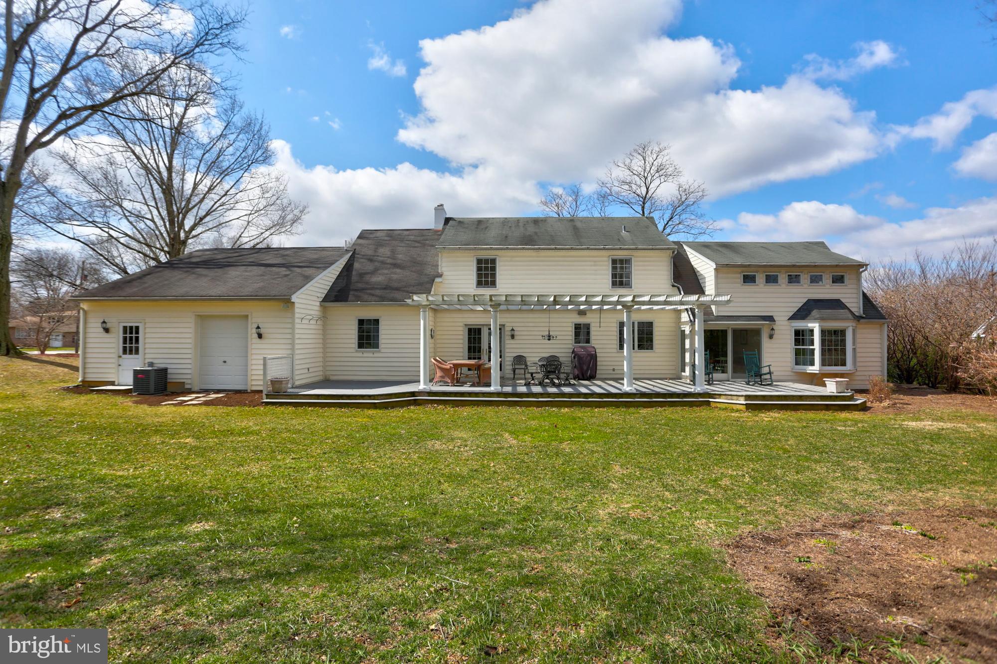 609 South Spruce Street Lititz, PA 17543 - Photo 7 of 34