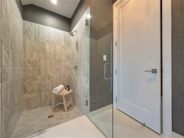 $2,100,000 | 8162 Northwest 48th Terrace, Doral, FL 33166