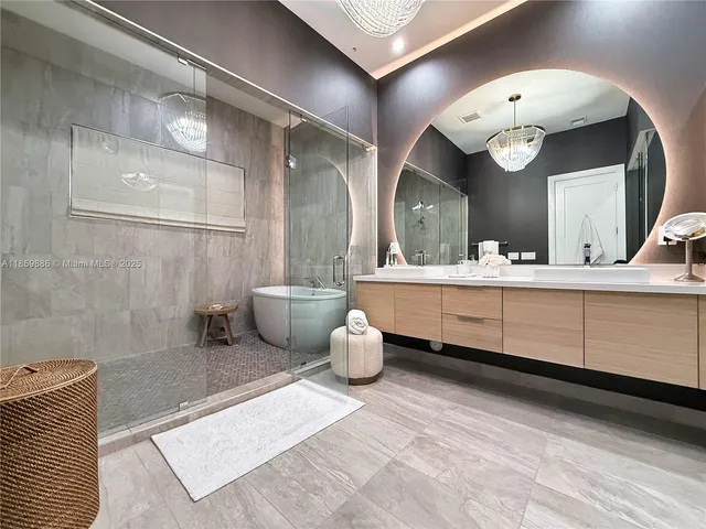 $2,100,000 | 8162 Northwest 48th Terrace, Doral, FL 33166