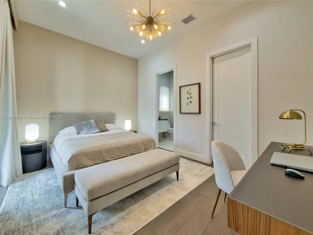 $2,100,000 | 8162 Northwest 48th Terrace, Doral, FL 33166