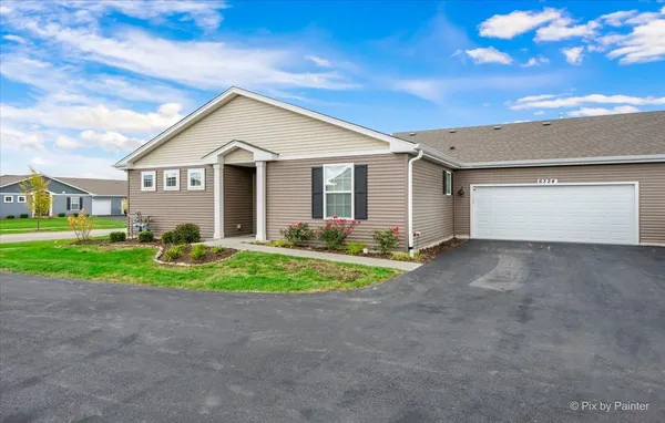 $269,900 | 6324 Maple Glen Drive, Unit 6324, Wonder Lake, IL 60097