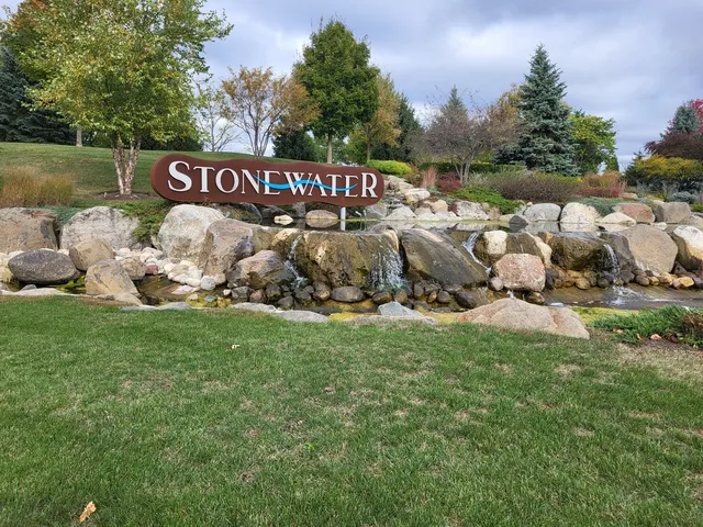 $274,900 | 6324 Maple Glen Drive, Unit 6324, Wonder Lake, IL 60097