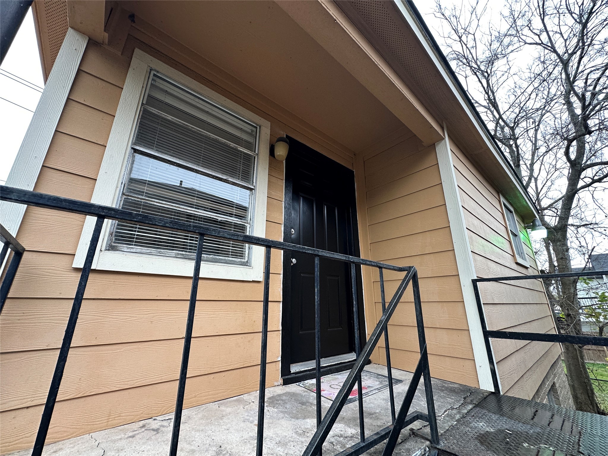 4911 Delano Street, Unit 2 Houston, TX 77004 - Photo 13 of 13 a view of an entryway
