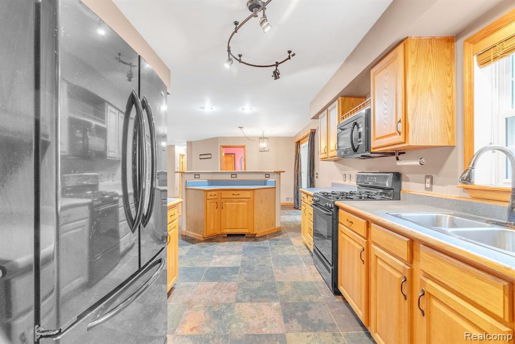6917 Chase Lake Road Fowlerville, MI 48836 - Photo 20 of 58 Gallery Image 20