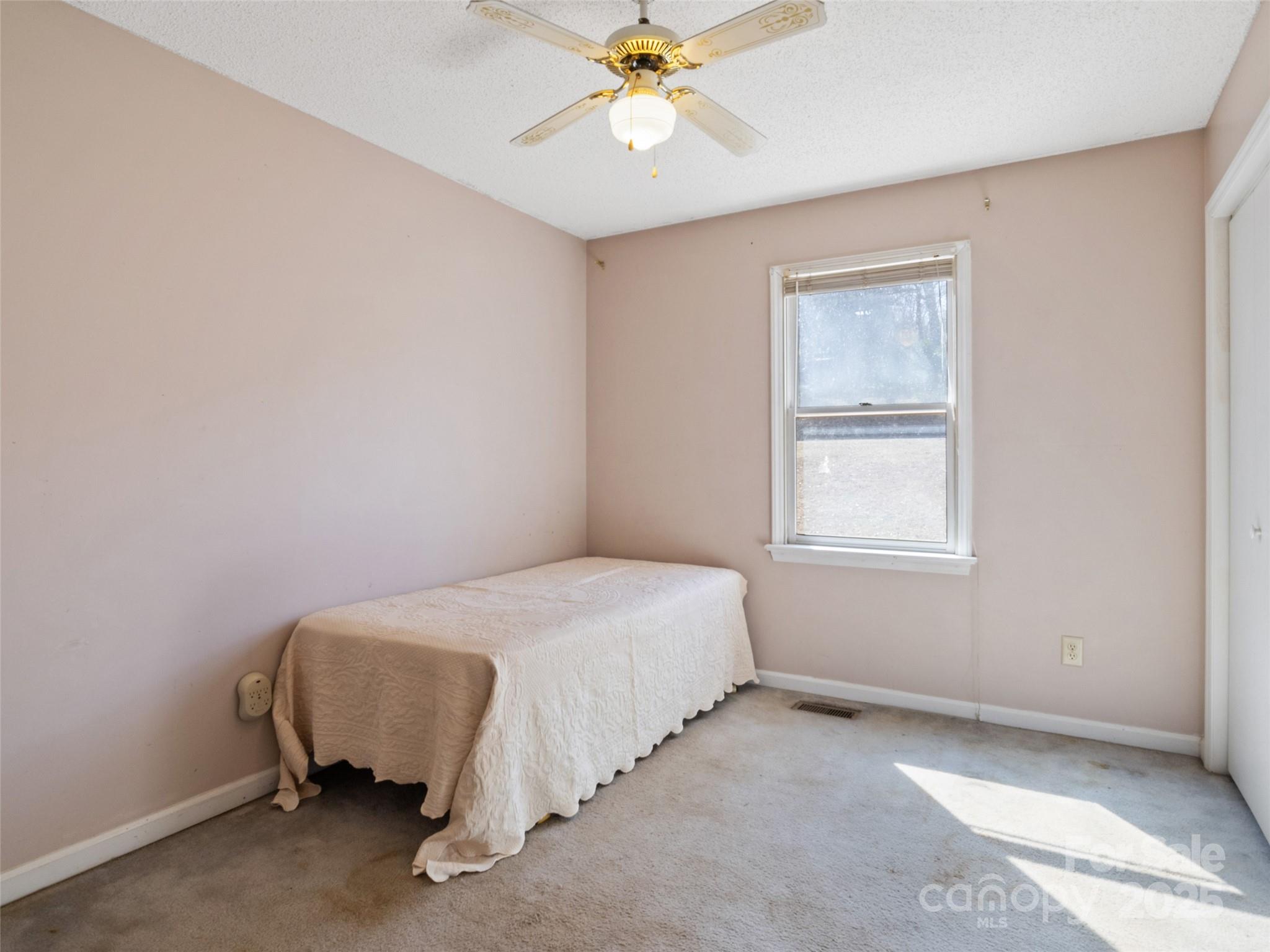 875 Burma Road East Marion, NC 28752 - Photo 12 of 30 Gallery Image 12